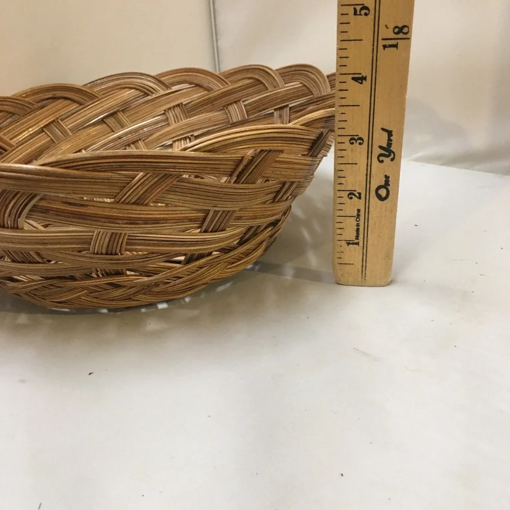 Woven Wicker Basket Home Decor Brown Round Scalloped Fruit Lattice Farmhouse
